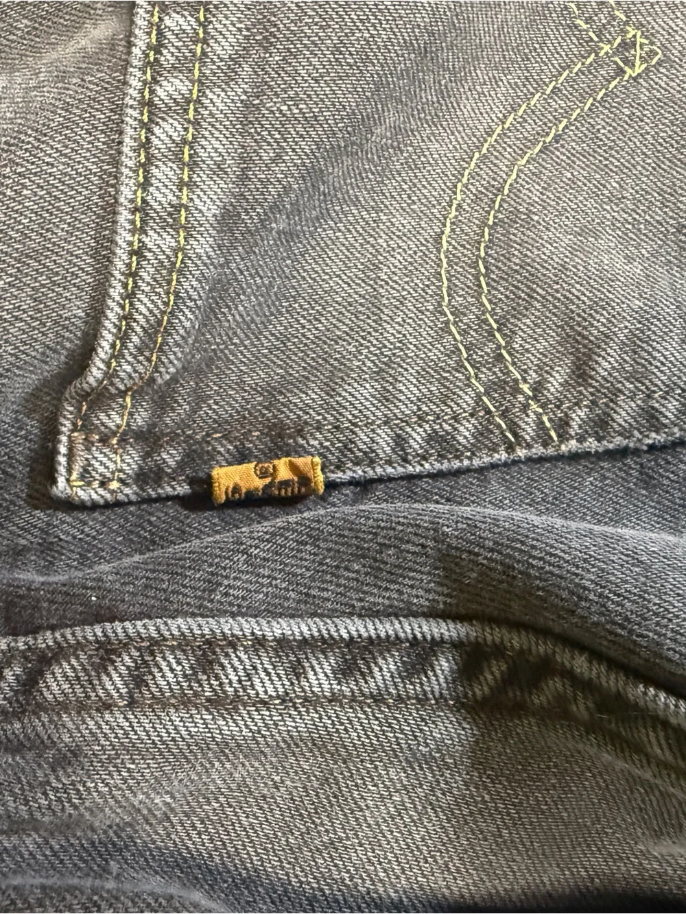 Levi's Slim Straight Jeans in Charcoal Black Orange tab
